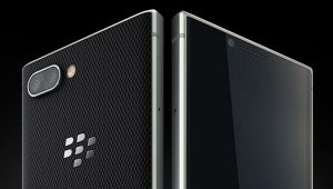 Blackberry-Evolve-vs-oneplus-6