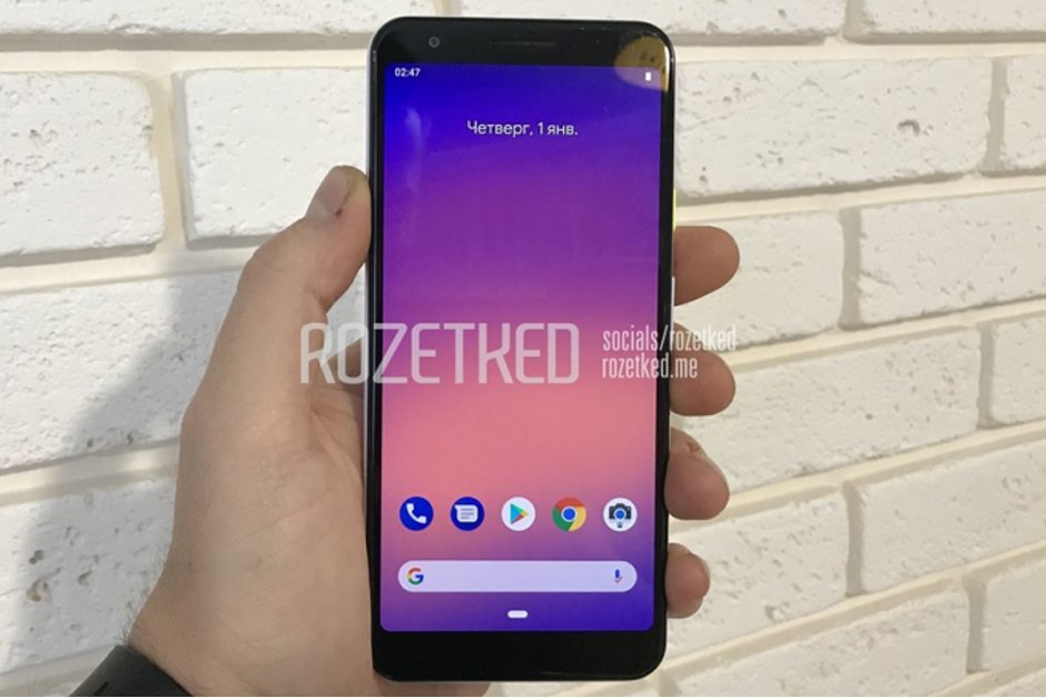 Rumored Google Pixel 3 Lite Poses Next To Pixel 3 In Live Photo771350930075851792.jpg