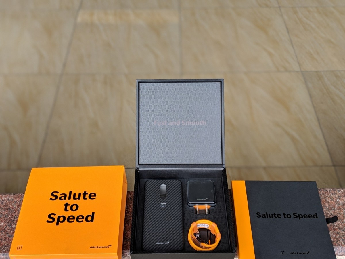 1544530442 Oneplus 6t Mclaren Edition Unboxing